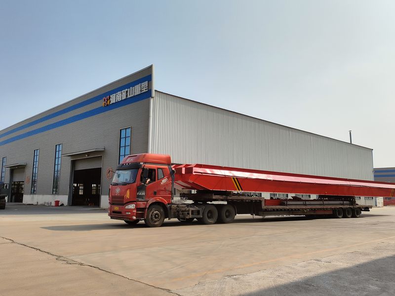 4臺(tái)電動(dòng)單梁起重機(jī)，LD10t-26.53m，發(fā)往浙江交付客戶使用。